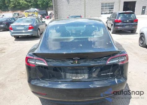 2018 Tesla Model 3 Long Range/Performance z USA, uszkodzony, nr VIN 5YJ3E1EBXJF118977